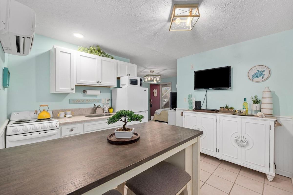 Cherry Grove Efficiency Just Steps From The Beach 미를 비치 외부 사진
